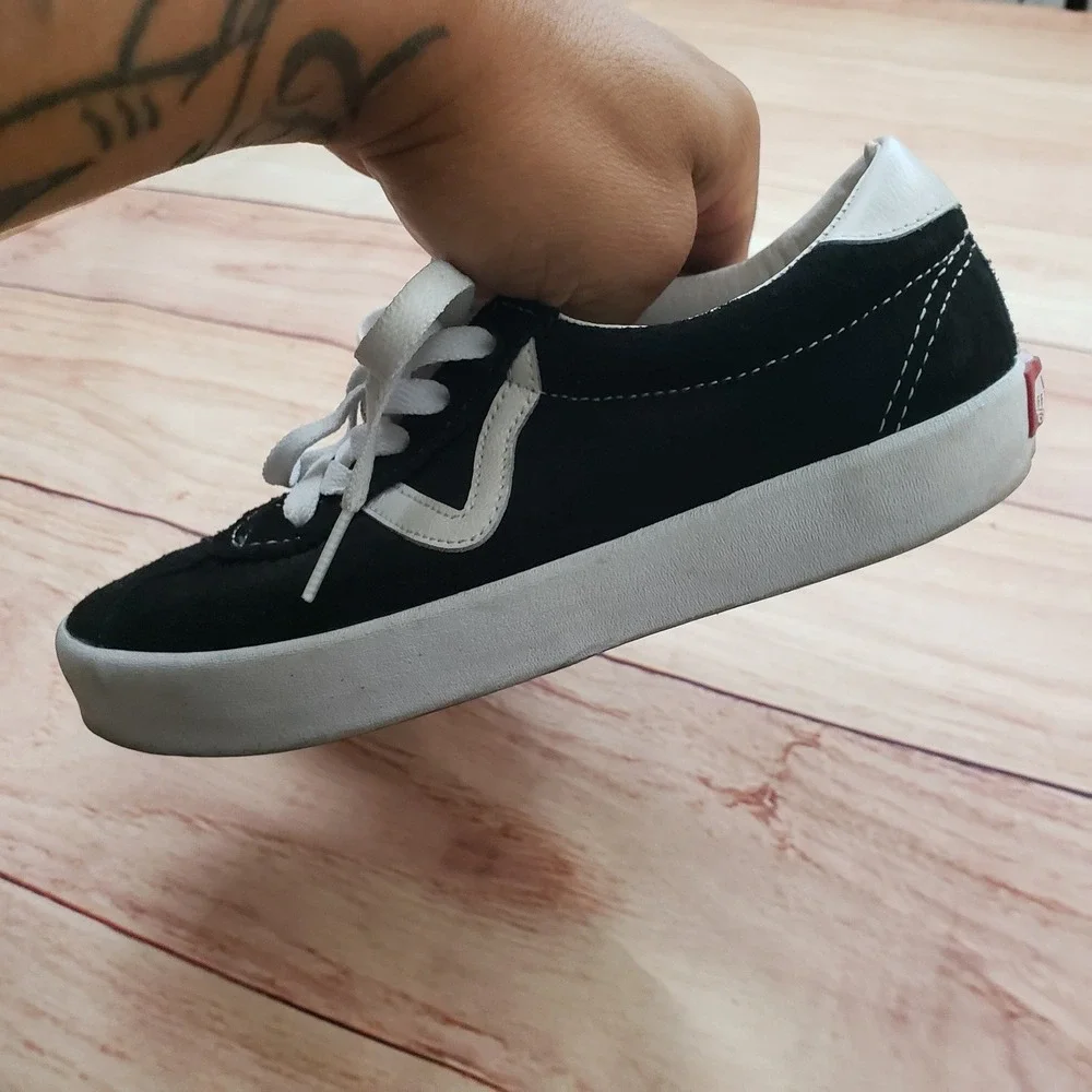 Vans‎ Sport Low Top Suede Sneaker Womens Size 6 Black White Skate Skateboarding